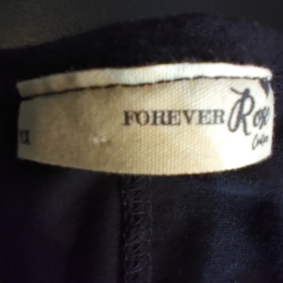 Forever Rose Black Dress with Gold Necklace Size 1X Flowy Beachy Resortwear - Picture 2 of 7